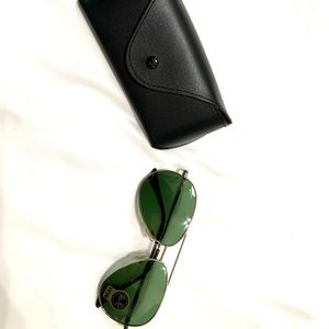 Ray-Ban Aviator sunglasses ☀️ 👓